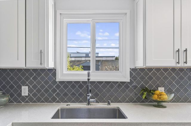 2081 Shoreview Avenue, San Mateo, CA 94401