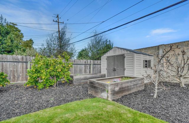 2081 Shoreview Avenue, San Mateo, CA 94401