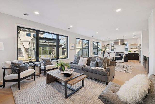 6132 Oaklawn Avenue, Edina, MN 55424