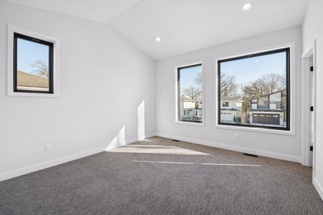 6132 Oaklawn Avenue, Edina, MN 55424