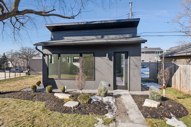 6132 Oaklawn Avenue, Edina, MN 55424