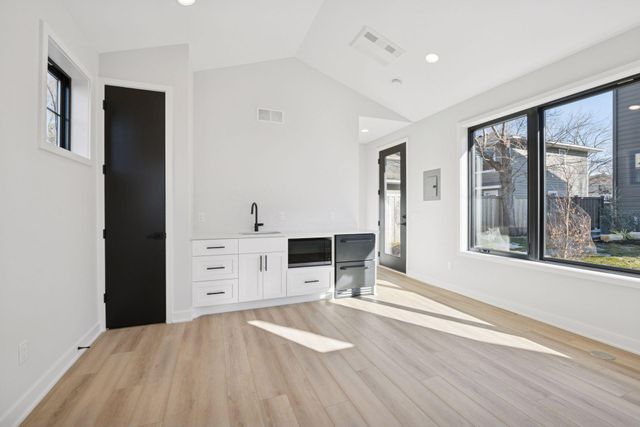 6132 Oaklawn Avenue, Edina, MN 55424