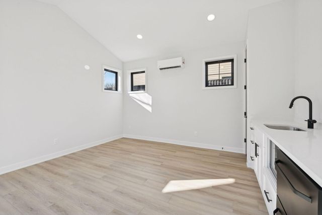 6132 Oaklawn Avenue, Edina, MN 55424