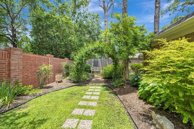 16007 Edgewood Drive, Pasadena, TX 77059