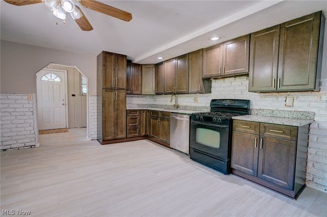 4942 Lear Nagle Road, North Ridgeville, OH 44039