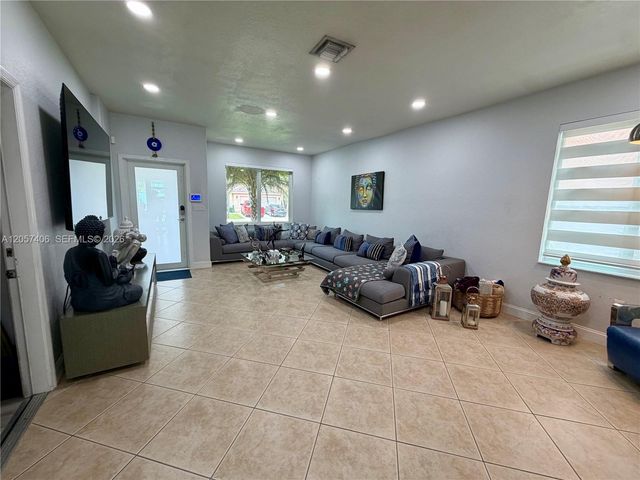 2021 SE 15th Street, Homestead, FL 33035