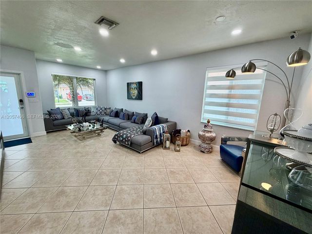 2021 SE 15th Street, Homestead, FL 33035