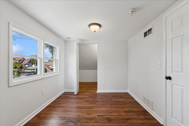 1015 Oakland Avenue, Joliet, IL 60435