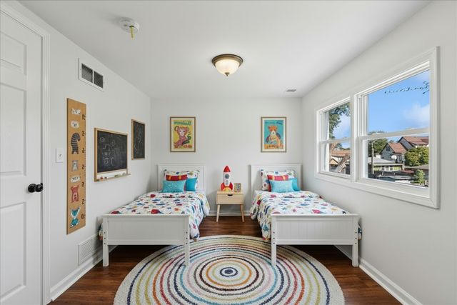 1015 Oakland Avenue, Joliet, IL 60435