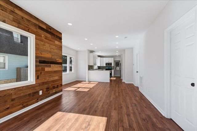 1015 Oakland Avenue, Joliet, IL 60435