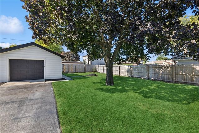 1015 Oakland Avenue, Joliet, IL 60435