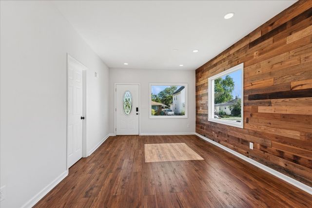 1015 Oakland Avenue, Joliet, IL 60435