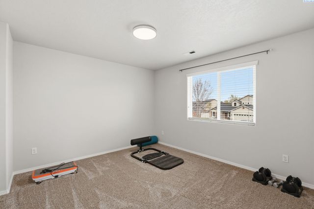 1664 Crab Apple Circle, West Richland, WA 99353