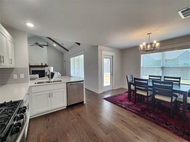 2891 S Cobalt Avenue, Fayetteville, AR 72701