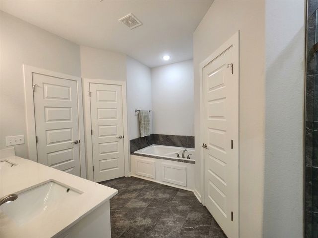 2891 S Cobalt Avenue, Fayetteville, AR 72701