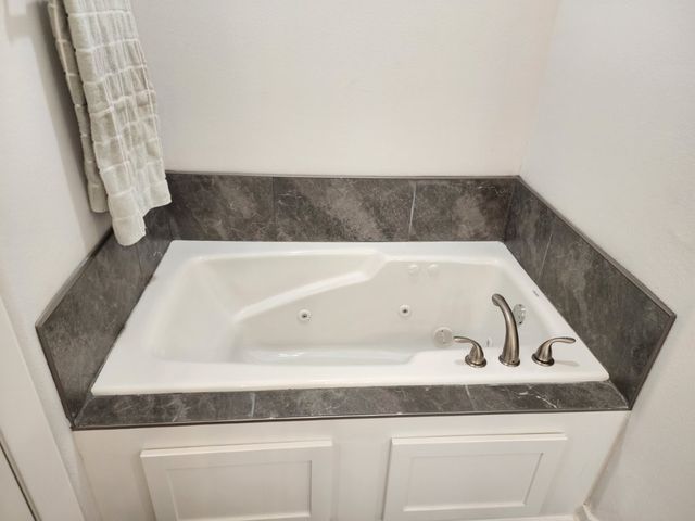 2891 S Cobalt Avenue, Fayetteville, AR 72701
