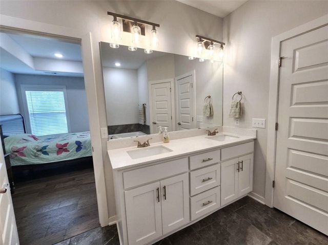 2891 S Cobalt Avenue, Fayetteville, AR 72701