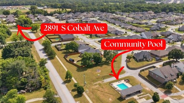 2891 S Cobalt Avenue, Fayetteville, AR 72701