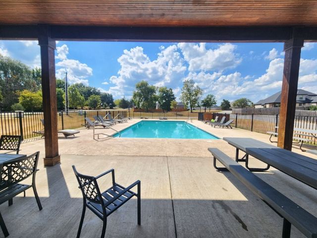 2891 S Cobalt Avenue, Fayetteville, AR 72701
