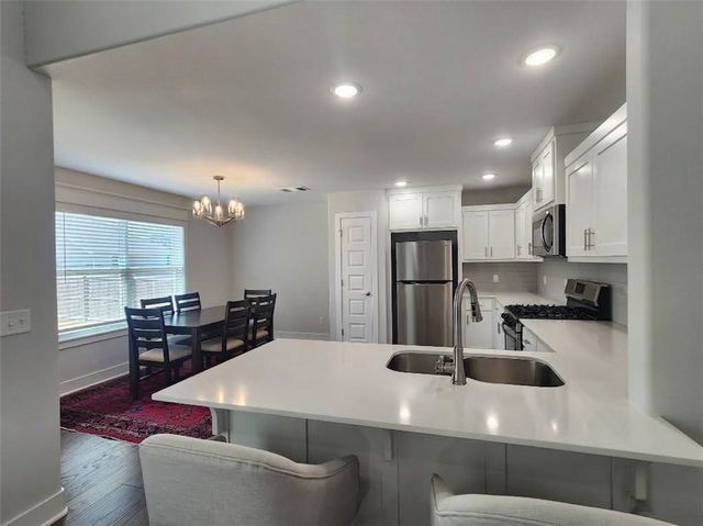 2891 S Cobalt Avenue, Fayetteville, AR 72701