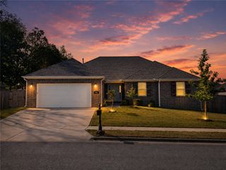 2891 S Cobalt Avenue, Fayetteville, AR 72701