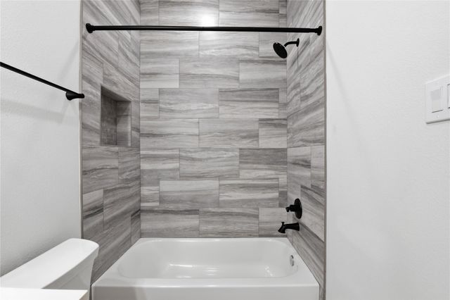 1243 W 23rd Street B, Houston, TX 77008