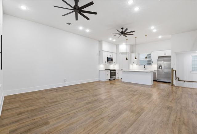 1243 W 23rd Street B, Houston, TX 77008