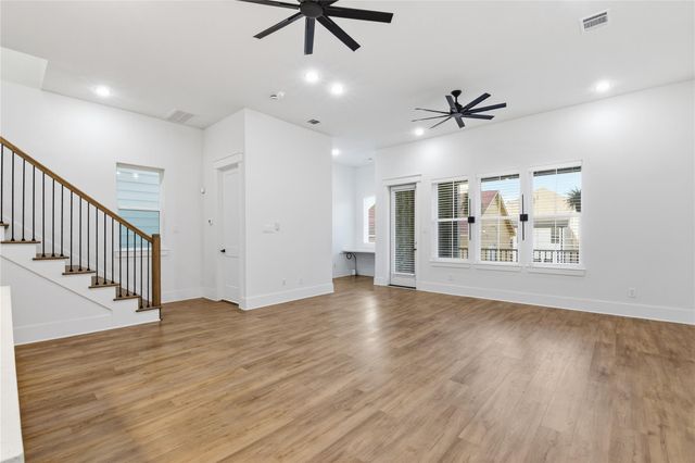 1243 W 23rd Street B, Houston, TX 77008