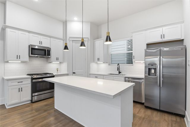 1243 W 23rd Street B, Houston, TX 77008