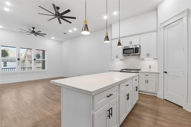 1243 W 23rd Street B, Houston, TX 77008