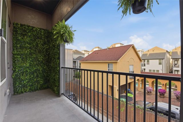 1243 W 23rd Street B, Houston, TX 77008