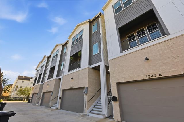 1243 W 23rd Street B, Houston, TX 77008