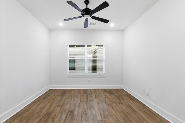 1243 W 23rd Street B, Houston, TX 77008