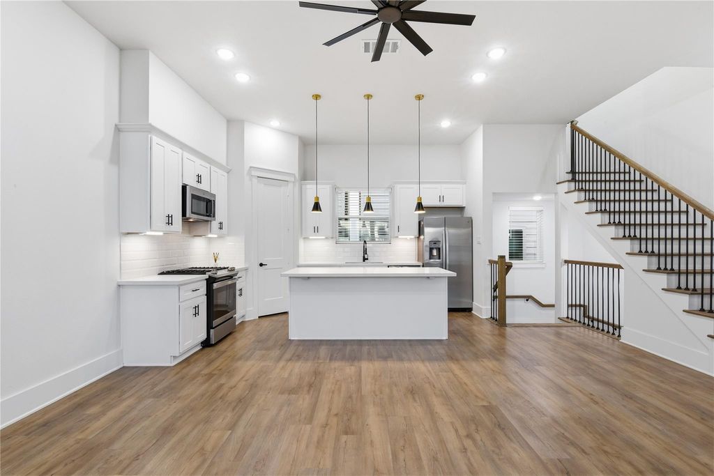 1243 W 23rd Street B, Houston, TX 77008