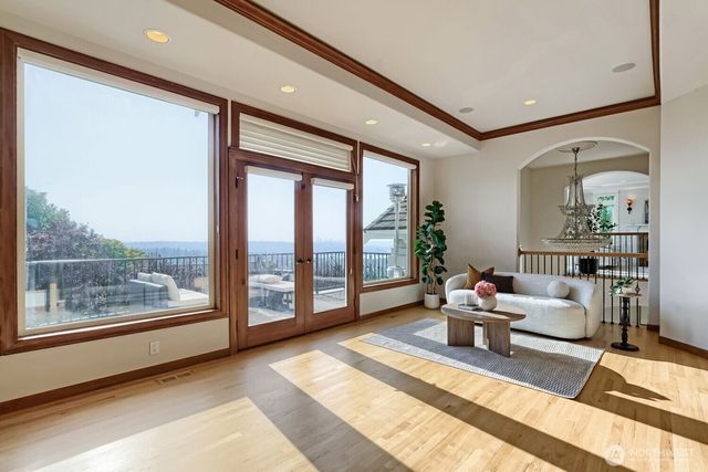 4736 134th Place SE, Bellevue, WA 98006