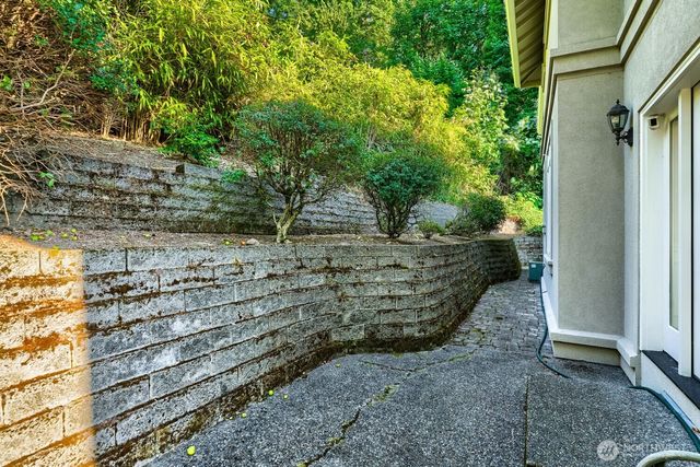 4736 134th Place SE, Bellevue, WA 98006