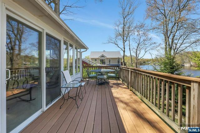75 Witte Road, West Milford, NJ 07480