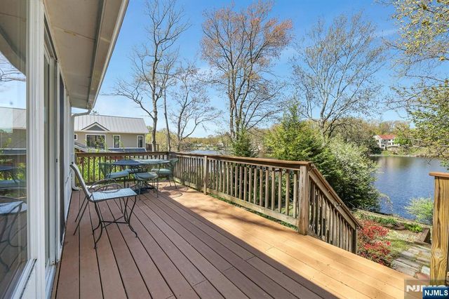 75 Witte Road, West Milford, NJ 07480