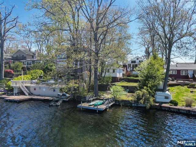 75 Witte Road, West Milford, NJ 07480