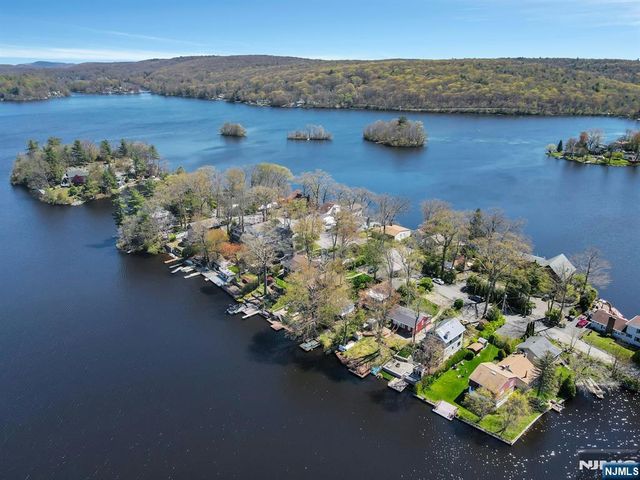75 Witte Road, West Milford, NJ 07480