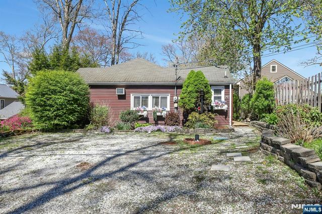 75 Witte Road, West Milford, NJ 07480