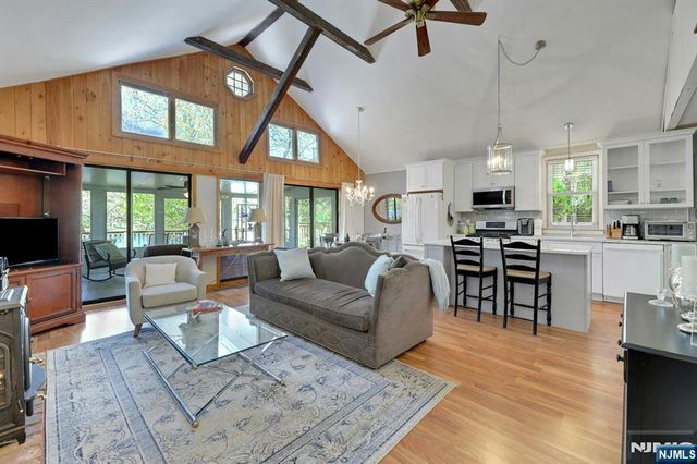 75 Witte Road, West Milford, NJ 07480