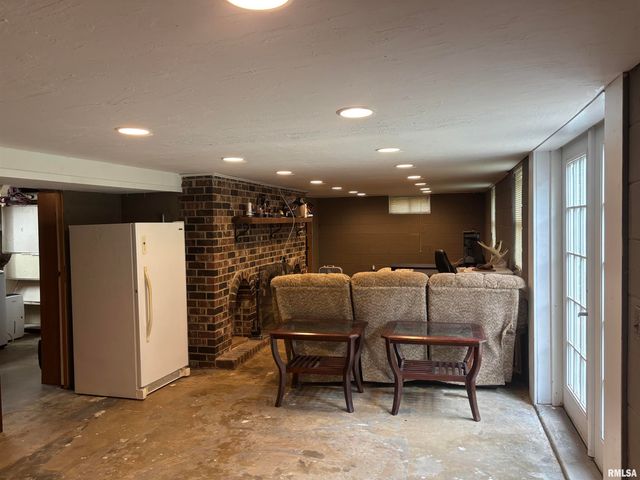 102 W RIO Drive, Washington, IL 61571