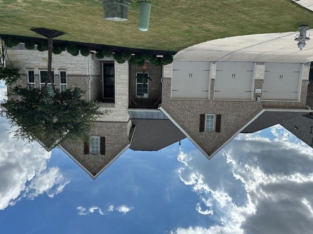 900 Elenora DR, Leander, TX 78641