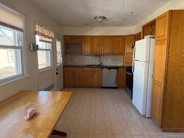 268 Schenck Avenue, Great Neck, NY 11021