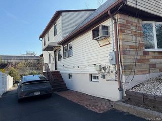 268 Schenck Avenue, Great Neck, NY 11021