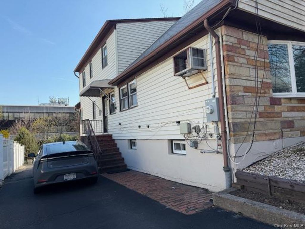 268 Schenck Avenue, Great Neck, NY 11021