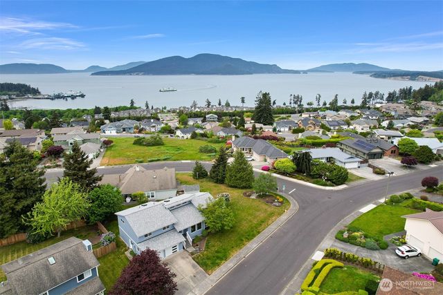 4410 San Juan Avenue, Anacortes, WA 98221