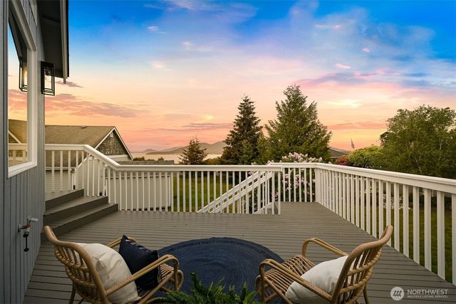 4410 San Juan Avenue, Anacortes, WA 98221