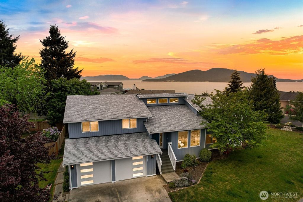 4410 San Juan Avenue, Anacortes, WA 98221